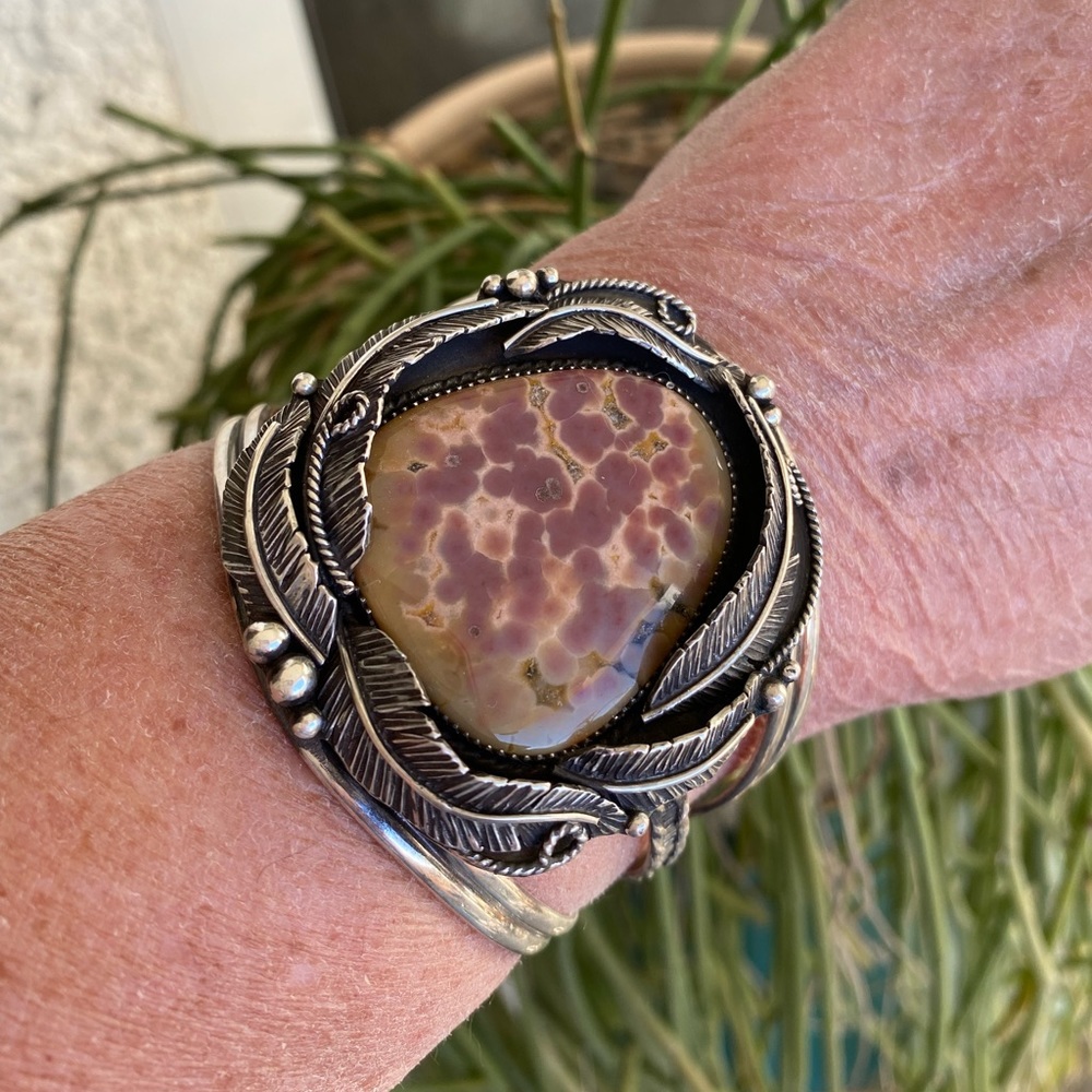 Fossilized Utah Clam Shell Sterling Cuff - image 5